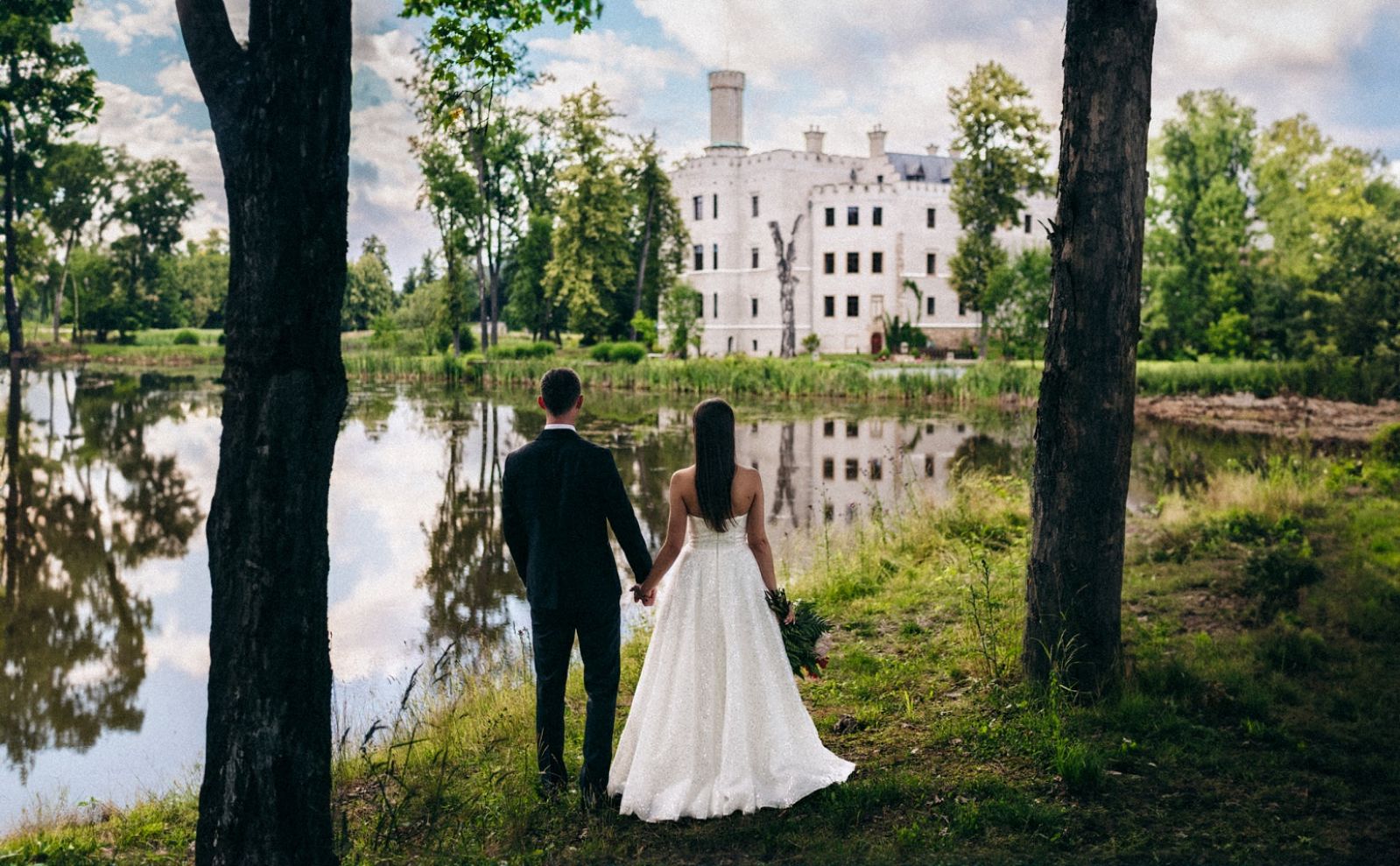 Vouchery  na pobyt lub do restauracji w Zamku Karpniki  